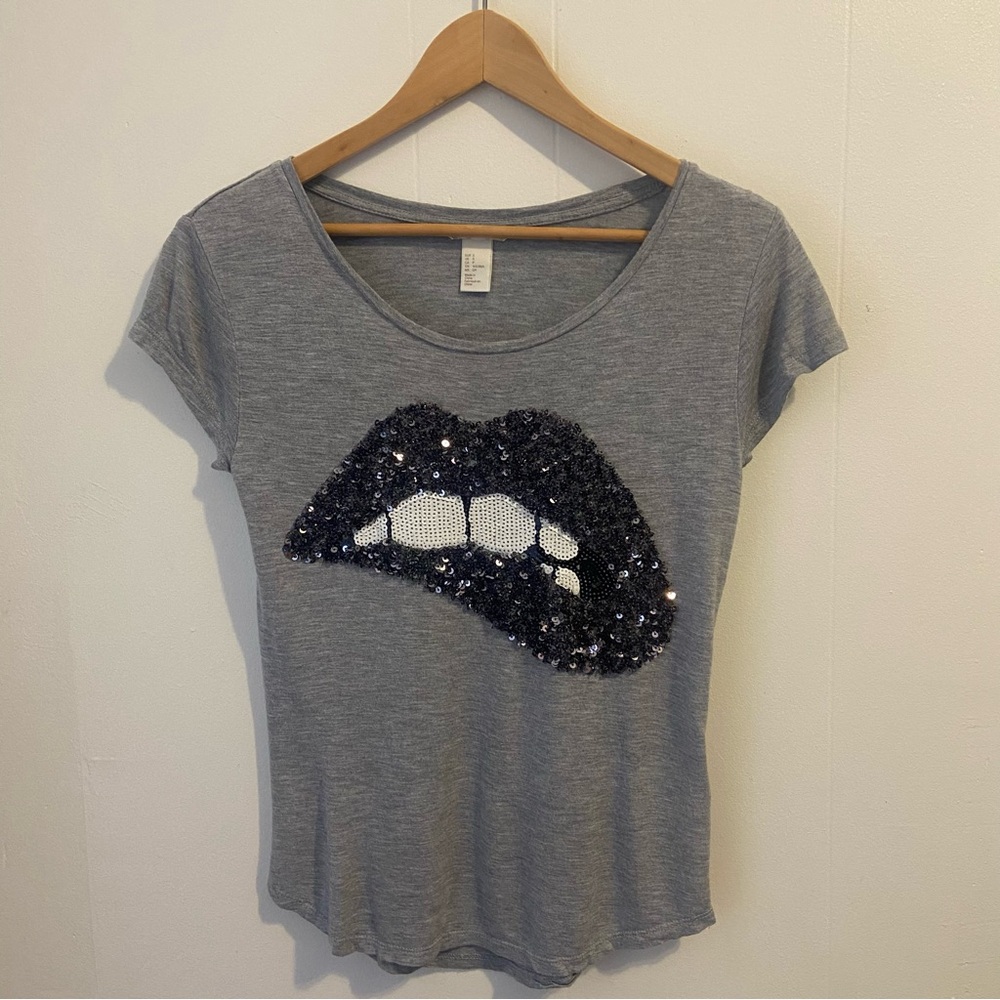 H&M Silver Sequin Bitten Lips Graphic Tee